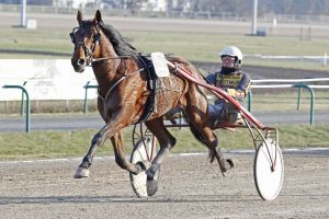 Benny Hagen erster Sieger beim Karlshorster Saisonauftakt