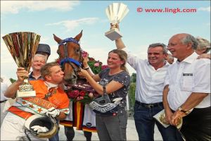 Grandioser Triumph: Michael Nimczyks erster Stutenderby-Sieg