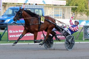 Stuten-Derby: Parademarsch von Lumumba