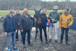 Frank Kelm gewinnt zwei Rennen, damit Mann des Tages Frank Kelm gewinnt zwei Rennen, damit Mann des Tages